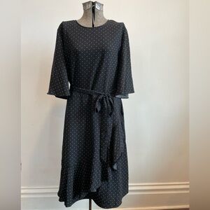 Who wore what midi flower wrinkle free black white dot dress with frill size L.